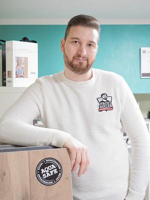 Profi Maler Hamburg - Malerbetrieb - Schimmelentfernung - Tapezieren - Bodenleger - Renovierung