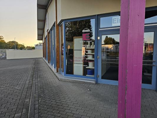 Fachmarkt Martin Ebert - Farben, Tapeten, Bodenbelag, Bodenleger, Parkettauffrischung, Beratung, Designbeläge