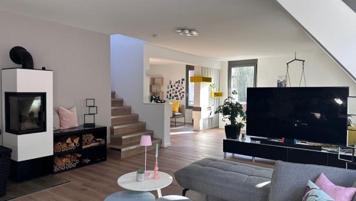 Daenzer Bau GmbH - Raum Boden Tueren